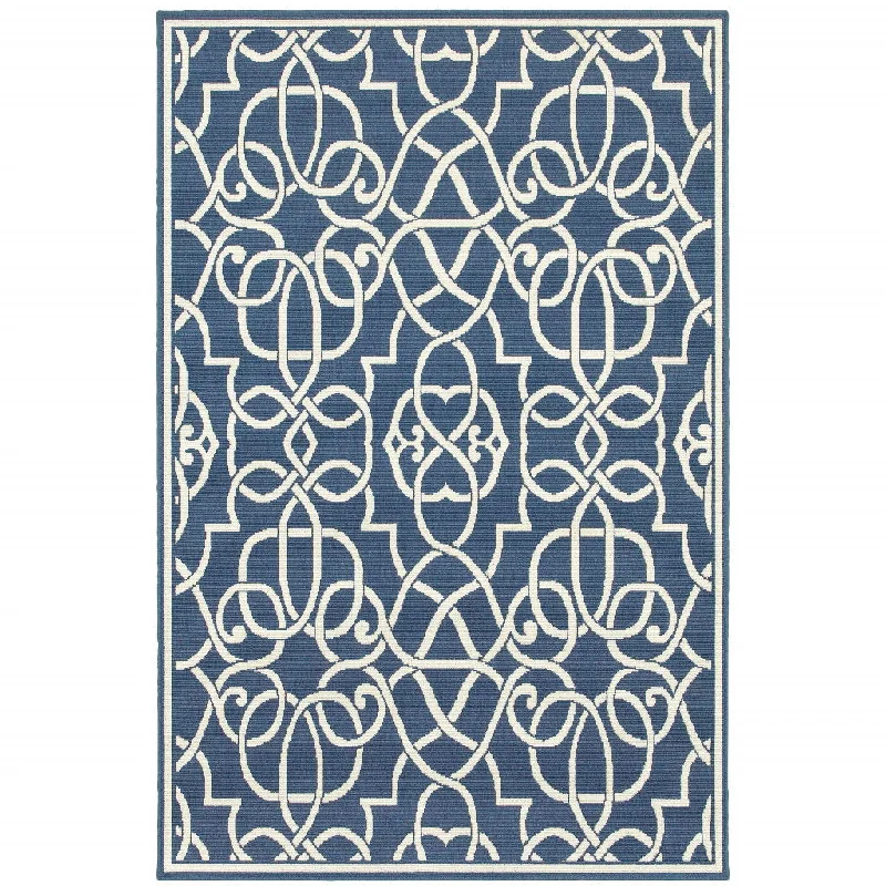 4' X 6' Geometric Stain Resistant Outdoor & Indoor Area Rug - Blue / Ivory