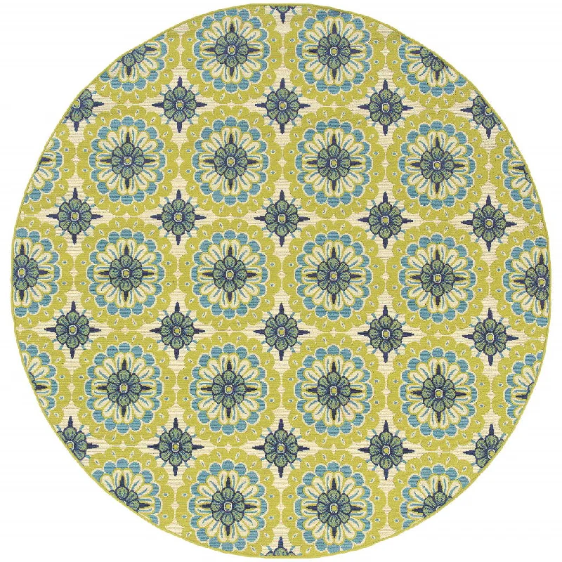 8' X 8' Round Floral Stain Resistant Outdoor / Indoor Area Rug - Green / Ivory